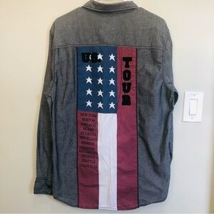 Authentic Icon Men’s button down grey denim long sleeve shirt, size Large